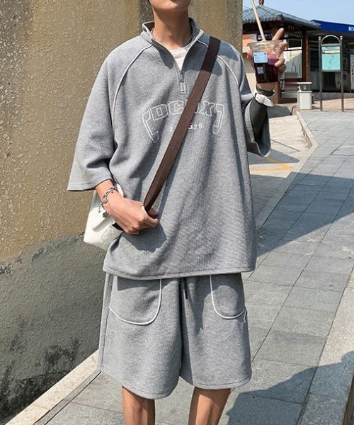 link lot(リンクロット)の「【2点セット】カレッジロゴ ハイネックリラックスセットアップ(Tシャツ/カットソー・メンズ・グレー/ブラック・L/M)」の9枚目の写真
