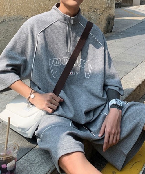link lot(リンクロット)の「【2点セット】カレッジロゴ ハイネックリラックスセットアップ(Tシャツ/カットソー・メンズ・グレー/ブラック・L/M)」の13枚目の写真