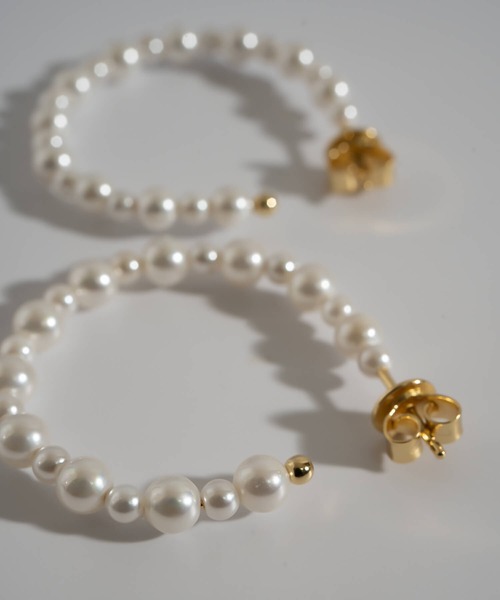 Ops.(オプス)の「パール ピアス フープ シルバー925 金属アレルギー対応 【mune-pe ミューネ】(ピアス(両耳用)・レディース・イエローゴールド・ONE SIZE)」の10枚目の写真