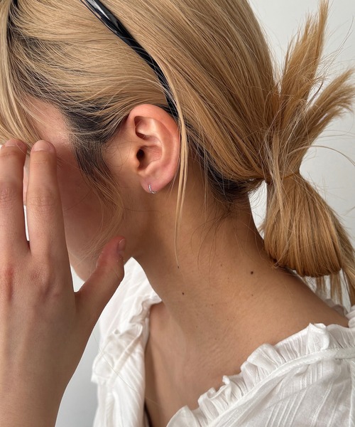 CANAL JEAN（キャナルジーン）の「Pt　【Silver925】プチフープシルバーピアス（ピアス（両耳用）・レディース・シルバー・ONE SIZE）」の3枚目の写真