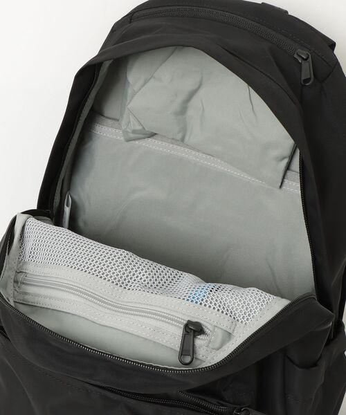 karrimor（カリマー）の「M daypack 20（バックパック/リュック・メンズ・ダークグレー/ブラック・FREE）」の5枚目の写真