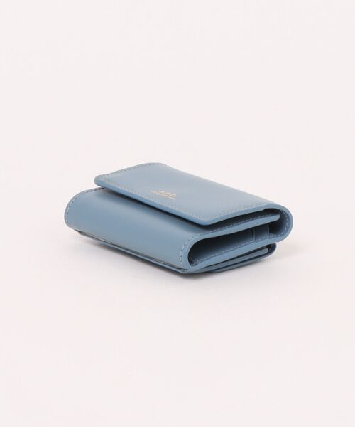 A.P.C.（アーペーセー）の「COMPACT LOIS SMALL（財布・レディース・ブルー系その他・ONESIZE）」の3枚目の写真