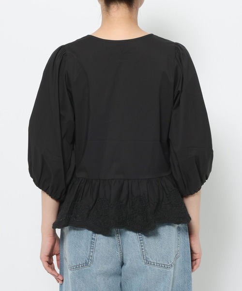 LOWRYS FARM(ローリーズファーム)の「カットワークフリルブラウス 638507(シャツ/ブラウス・レディース・ホワイト/ベージュ/ブラック・FREE)」の6枚目の写真