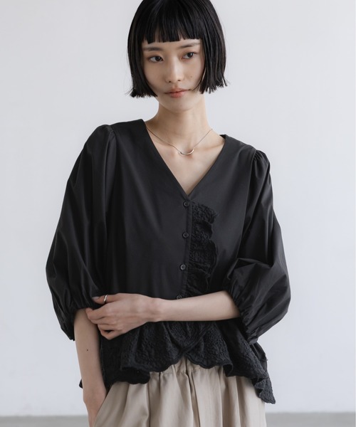 LOWRYS FARM(ローリーズファーム)の「カットワークフリルブラウス 638507(シャツ/ブラウス・レディース・ホワイト/ベージュ/ブラック・FREE)」の21枚目の写真
