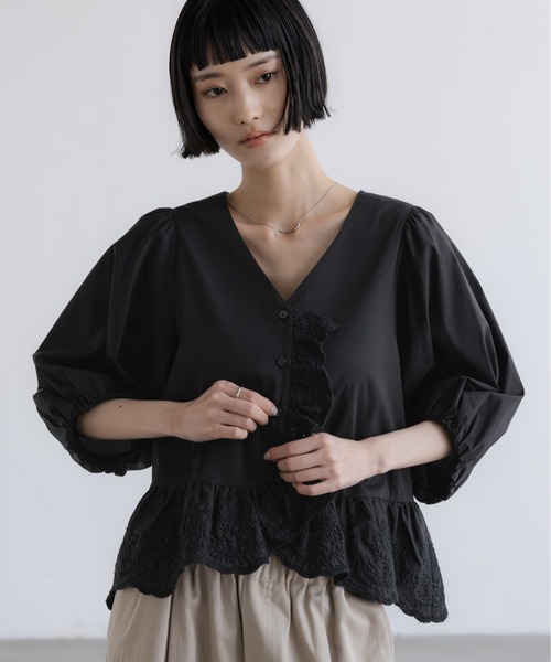 LOWRYS FARM(ローリーズファーム)の「カットワークフリルブラウス 638507(シャツ/ブラウス・レディース・ホワイト/ベージュ/ブラック・FREE)」の20枚目の写真