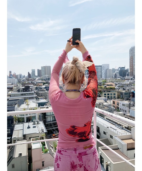 Desigual(デシグアル)の「ピンク×マゼンタフローラルプリントワイドレッグデニムパンツ【5ポケット仕様】(デニムパンツ・レディース・レッド・34/36/38/40/44/42)」の8枚目の写真