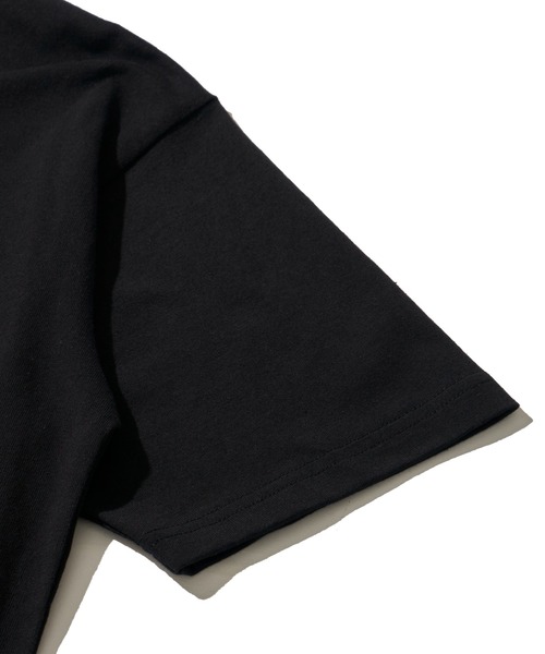 ADPOSION(アドポーション)の「【Monchhichi / モンチッチ】グラフィックプリントクルーネックTシャツ(Tシャツ/カットソー・レディース・ブラック/イエロー/ホワイト・MEDIUM/SMALL/LARGE)」の5枚目の写真