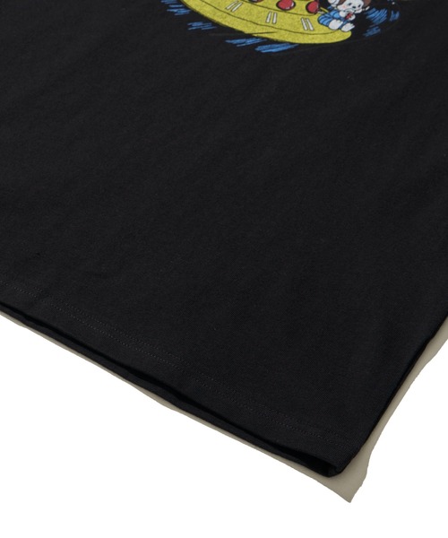 ADPOSION(アドポーション)の「【Monchhichi / モンチッチ】グラフィックプリントクルーネックTシャツ(Tシャツ/カットソー・レディース・ブラック/イエロー/ホワイト・MEDIUM/SMALL/LARGE)」の4枚目の写真