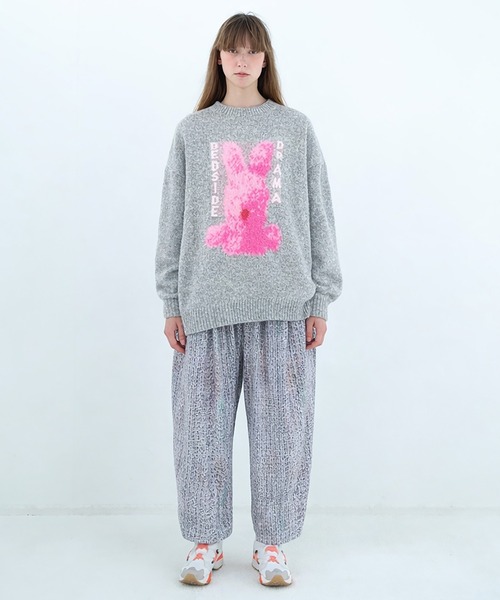 bedsidedrama（ベットサイドドラマ）の「Pink Rabbit Wide Knit Sweater（ニット/セーター・レディース・グレー/ブラック・2/1）」の4枚目の写真