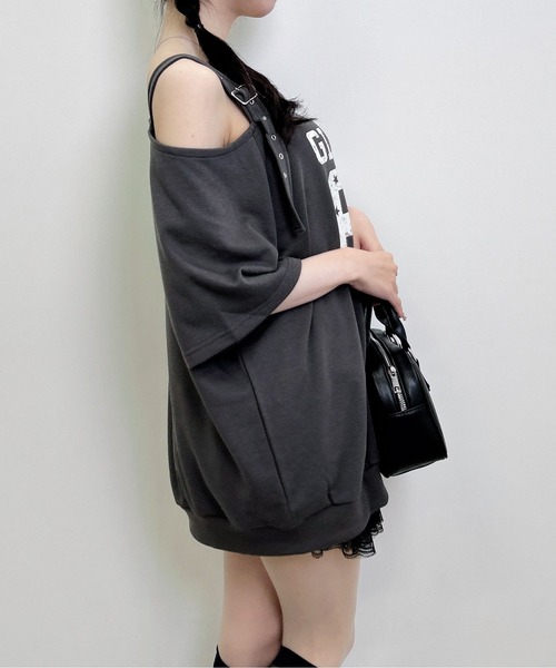 INGNI(イング)の「肩ベルト付ナンバリングスウェットトップス(Tシャツ/カットソー・レディース・カモフラージュ/オートミール/ピンク/チャコールグレー・M)」の8枚目の写真