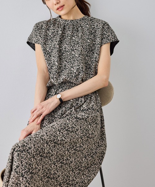 ROPE' PICNIC(ロペピクニック)の「【WEB限定サイズ】小花柄&線画アソートワンピース(ワンピース・レディース・キナリ/ブラック・M/TM/L)」の1枚目の写真