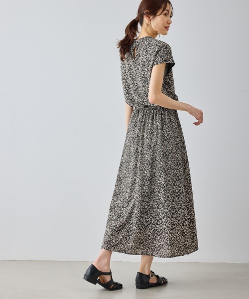 ROPE' PICNIC(ロペピクニック)の「【WEB限定サイズ】小花柄&線画アソートワンピース(ワンピース・レディース・キナリ/ブラック・M/TM/L)」の6枚目の写真