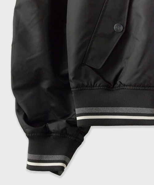 Calvin Klein(カルバン・クライン)の「Calvin Klein LS UNFILLED NYLON TIPPED GRAPHIC BOMBER MA-1 / 4RF510G(ブルゾン・メンズ・ブラック・M/S/L)」の7枚目の写真