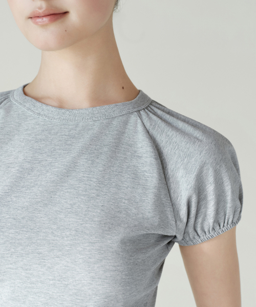 MUSINSA STANDARD WOMAN（ムシンサスタンダードウーマン）の「ウィメンズボリュームスリーブスリムTシャツ[ミディアムグレー]（Tシャツ/カットソー・レディース・その他・X-SMALL/SMALL/MEDIUM/LARGE）」の5枚目の写真