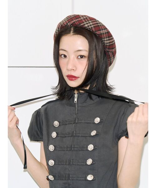 jouetie(ジュエティ)の「【kaorinomori×jouetie】ルモアスタッズベレー(ハンチング/ベレー帽・レディース・ブラック/レッド・FREE)」の3枚目の写真