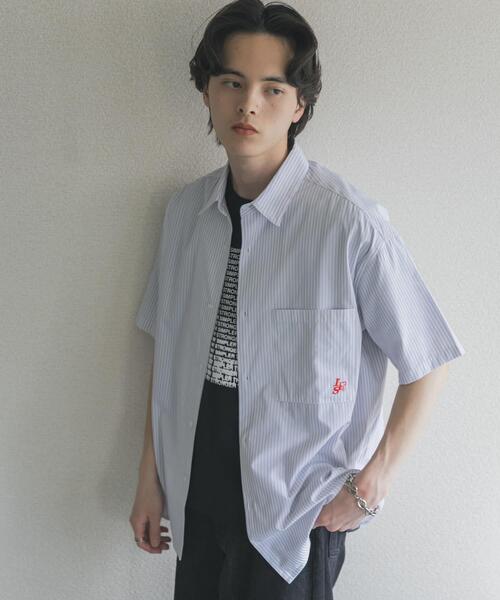 SENSE OF PLACE by URBAN RESEARCH(センスオブプレイスバイアーバンリサーチ)の「『別注』LOVE POP STUDIO×SENSE OF PLACE シャツ(シャツ/ブラウス・メンズ・ホワイト/ブルー・MEDIUM/LARGE)」の7枚目の写真