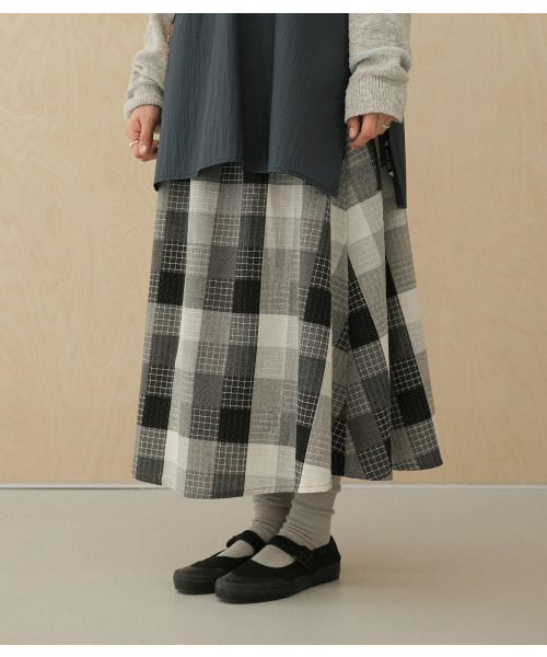 MMOGARDEN（エメモガーデン）の「(w) patchwork skirt (3colors)（スカート・レディース・ブルー/Brick/ブラック・FREE）」の4枚目の写真