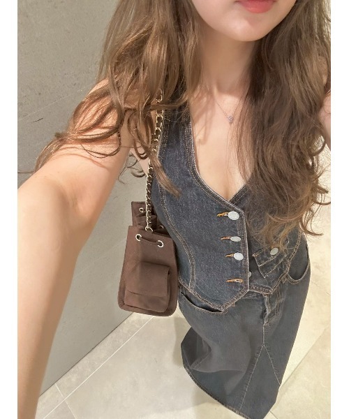 LILY BROWN(リリーブラウン)の「デニムホルタービスチェ(その他トップス・レディース・ブラック/ブルー・F)」の4枚目の写真