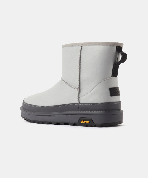 UGG(アグ)の「UGG M Classic Mini Reflective 1171110(ブーツ・メンズ・シルバー・26cm/27cm/28cm)」の3枚目の写真