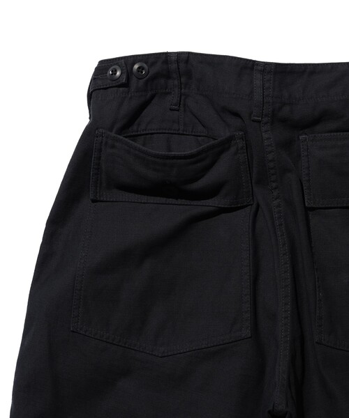 BEAMS PLUS（ビームスプラス）の「MIL Utility Shorts Reversed Sateen（その他パンツ・メンズ・ブラック/オリーブ/グリーン/ネイビー・SMALL/MEDIUM/X-LARGE/LARGE）」の19枚目の写真