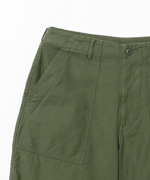BEAMS PLUS（ビームスプラス）の「MIL Utility Shorts Reversed Sateen（その他パンツ・メンズ・ブラック/オリーブ/グリーン/ネイビー・SMALL/MEDIUM/X-LARGE/LARGE）」の22枚目の写真