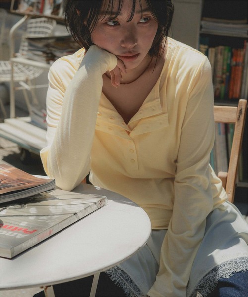 miette(ミエット)の「レイヤードライクヘンリーTシャツ(Tシャツ/カットソー・レディース・ライトイエロー/チャコール/ドット・FREE)」の6枚目の写真