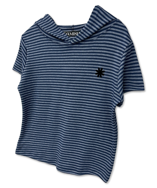 DAMISH（ダミシュ）の「ティンストライプハーフフード_ネイビー（Tシャツ/カットソー・レディース・ネイビー・OS）」の2枚目の写真