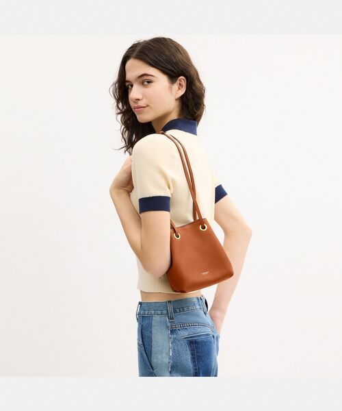 ジェイド ドローストリング バッグ（ショルダーバッグ）｜COACH