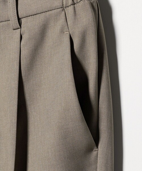 A DAY IN THE LIFE UNITED ARROWS（アデイインザライフユナイテッドアローズ）の「ドビー タック セミワイドパンツ ‐ウォッシャブル‐＜A DAY IN THE LIFE＞（その他パンツ・レディース・ベージュ/モカ/ブラック・36/38）」の16枚目の写真