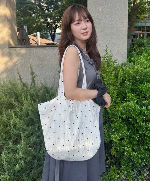 kutir（クティール）の「kutirlune／アソート花柄バッグ（トートバッグ・レディース・ライトベージュ/ライトホワイト/ブラック/ブルー・FREE）」の9枚目の写真