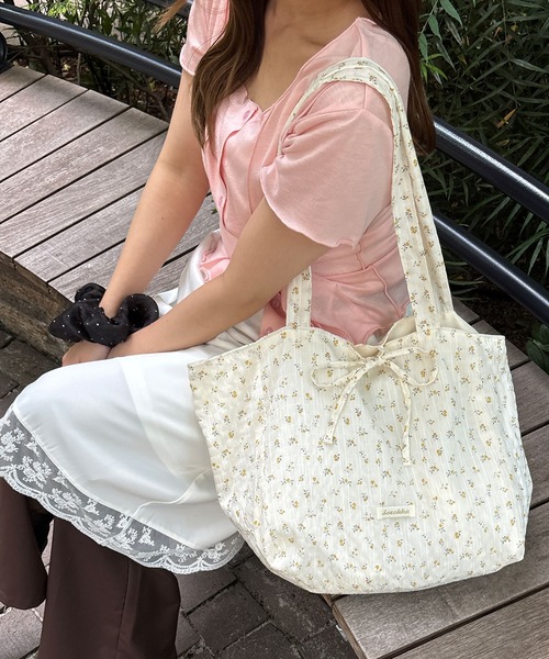 kutir（クティール）の「kutirlune／アソート花柄バッグ（トートバッグ・レディース・ライトベージュ/ライトホワイト/ブラック/ブルー・FREE）」の7枚目の写真