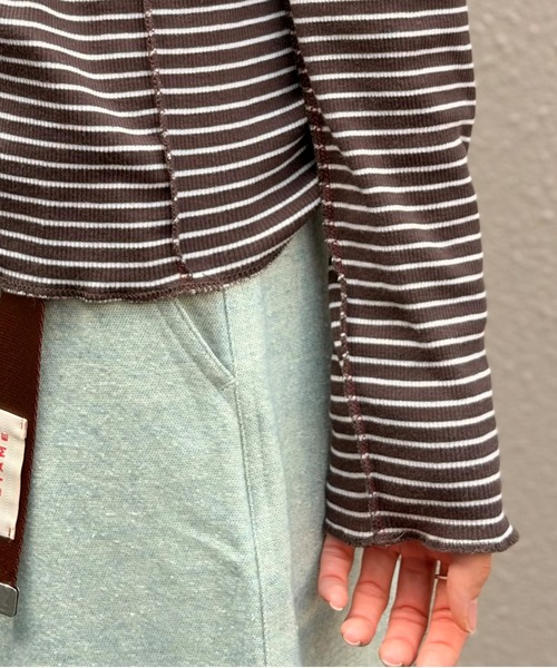MEYAME(メヤメ)の「MEYAME/メヤメ ボーダーソフトリブヘンリーネック BORDER SOFT RIB HENRY NECK MEY-2503(Tシャツ/カットソー・レディース・ブラウン/ピンク・FREE)」の4枚目の写真