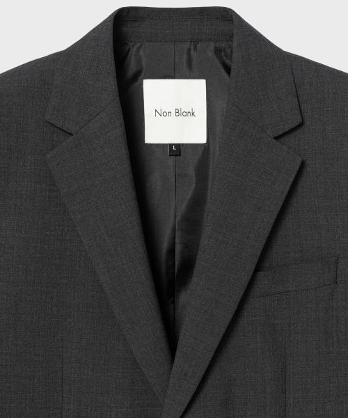 NONBLANK(ノンブランク)の「W29 ウォッシャブルセミオーバーフィットジャケット_CHARCOAL(テーラードジャケット・メンズ・チャコール・MEDIUM/LARGE/X-LARGE)」の3枚目の写真