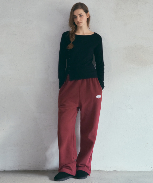 OURNOSTALGIA（アワー ノスタルジア）の「Petal Boucle Sweat Pants_Tomato Brick(O25-PT16)（スウェットパンツ・レディース・レッド・FREE）」の2枚目の写真