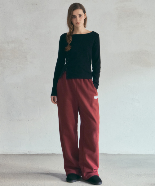 OURNOSTALGIA（アワー ノスタルジア）の「Petal Boucle Sweat Pants_Tomato Brick(O25-PT16)（スウェットパンツ・レディース・レッド・FREE）」の3枚目の写真