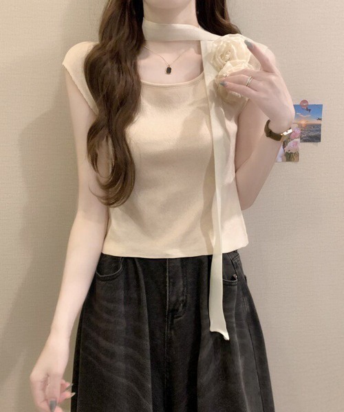 Miniministore(ミニミニストア)の「タンクトップ スカーフ コサージュ付き(タンクトップ・レディース・ブラック/ベージュ/ブルー/ラベンダー・FREE)」の3枚目の写真