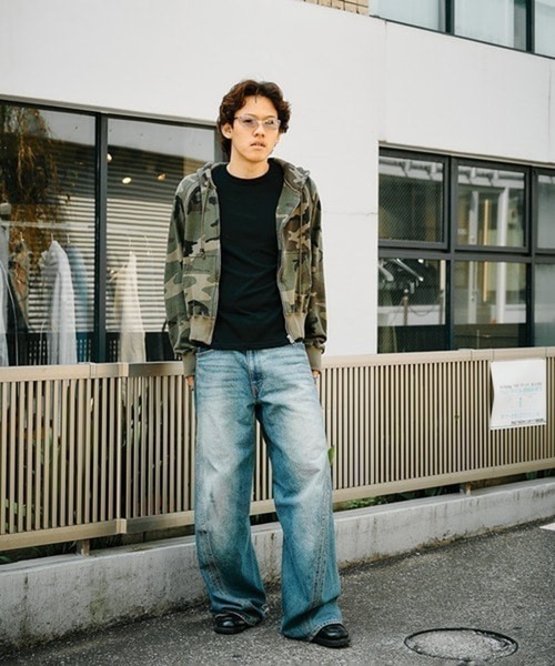 NVRFRGT（ネヴァーフォーゲット）の「3D TWISTED WIDE LEG JEANS（デニムパンツ・メンズ・インディゴブルー・1/4/3/2）」の9枚目の写真