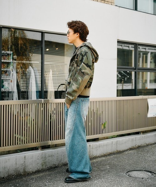 NVRFRGT（ネヴァーフォーゲット）の「3D TWISTED WIDE LEG JEANS（デニムパンツ・メンズ・インディゴブルー・1/4/3/2）」の8枚目の写真