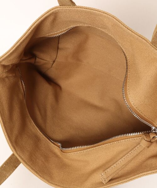 A.P.C.（アーペーセー）の「LE DRUMMER TOILE SMALL（トートバッグ・レディース・ベージュ・ONESIZE）」の4枚目の写真