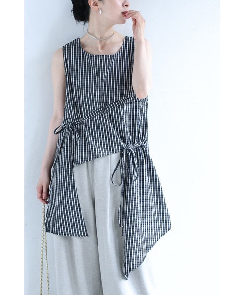 cawaii（カワイイ）の「シャーリングデザインのチェック柄変形チュニック（Tシャツ/カットソー・レディース・ブラック・FREE）」の2枚目の写真