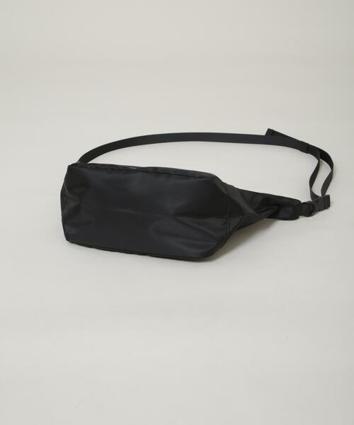 +phenix(プラスフェニックス)の「+phenix/別注 +phenix NYLON SHOULDER BAG(ショルダーバッグ・メンズ・ブラック・FREE)」の3枚目の写真
