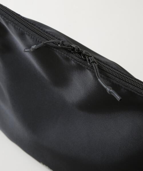 +phenix(プラスフェニックス)の「+phenix/別注 +phenix NYLON SHOULDER BAG(ショルダーバッグ・メンズ・ブラック・FREE)」の6枚目の写真