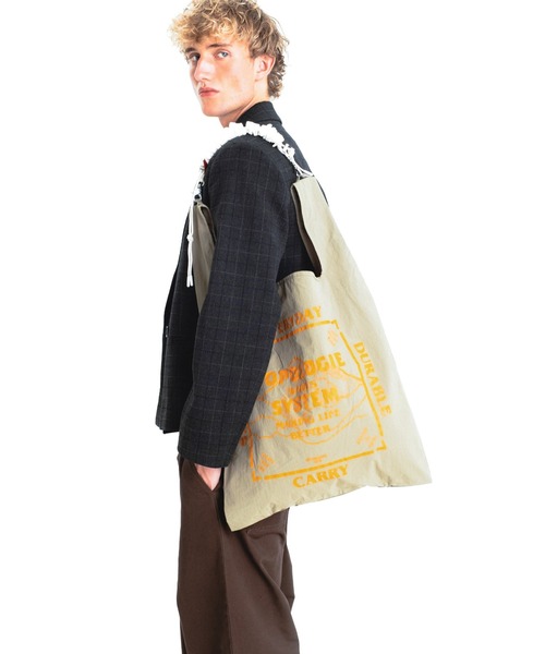 Topologie(トポロジー)の「Konbini Bag Large(エコバッグ/サブバッグ・レディース・モスグリーン系/ブラック系・ONE SIZE)」の7枚目の写真