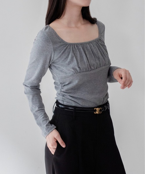 on:nue(オンニュ)の「【on:nue】スクエアネックギャザーカットソー /26-27 AW COLLECTION(Tシャツ/カットソー・レディース・グレー/ブラック/ホワイト/ブラウン・FREE)」の12枚目の写真