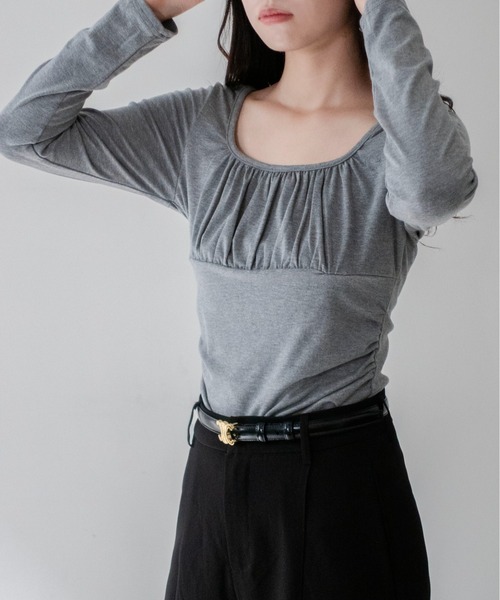 on:nue(オンニュ)の「【on:nue】スクエアネックギャザーカットソー /26-27 AW COLLECTION(Tシャツ/カットソー・レディース・グレー/ブラック/ホワイト/ブラウン・FREE)」の15枚目の写真