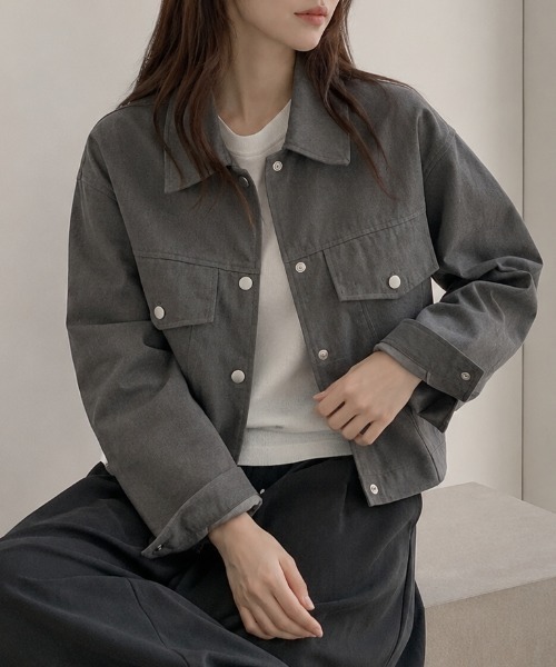 Achic(アシック)の「【26AW新作】ショート丈フラップポケットジャケット(デニムジャケット・レディース・ベージュ/アイボリー/ダークグレー・M)」の1枚目の写真