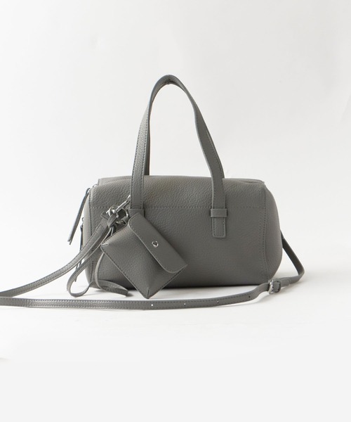 Chick(チック)の「2way Embossed Handbag with Mini Pouch / ミニポーチ付き 2WAY エンボス ハンドバッグ シボ加工 シンプル ベーシック 無地 レディース 2026年 夏 夏服(ショルダーバッグ・レディース・グレー/ブラック/ブルー/アイボリー・FREE)」の3枚目の写真