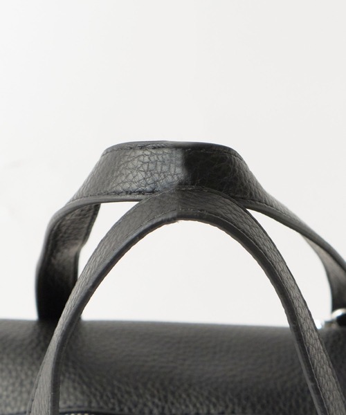 Chick(チック)の「2way Embossed Handbag with Mini Pouch / ミニポーチ付き 2WAY エンボス ハンドバッグ シボ加工 シンプル ベーシック 無地 レディース 2026年 夏 夏服(ショルダーバッグ・レディース・グレー/ブラック/ブルー/アイボリー・FREE)」の15枚目の写真