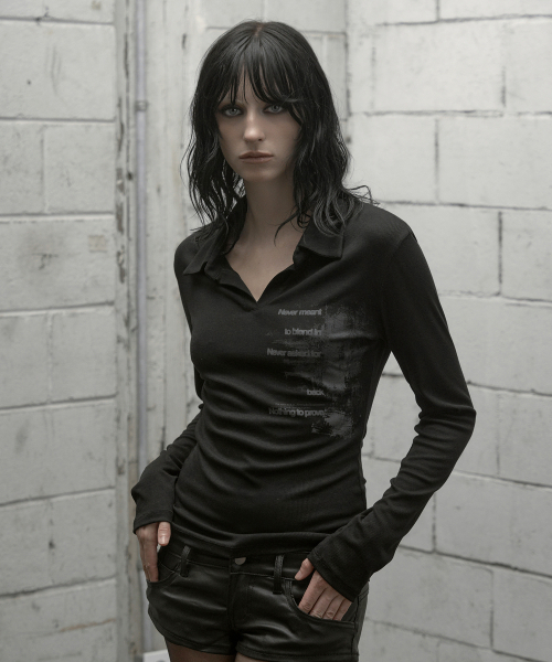ROCKCAKE(ロックケーキ)の「Collar V Neck Top - Black(Tシャツ/カットソー・レディース・その他・SMALL)」の2枚目の写真