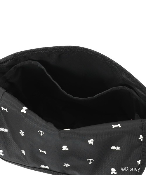Manhattan Portage(マンハッタンポーテージ)の「NYLON MESSENGER BAG(XS)BACK POCKET W/ DIVIDER MAGNET / MICKEY / 26(メッセンジャーバッグ・レディース・ブラック・X-SMALL)」の9枚目の写真